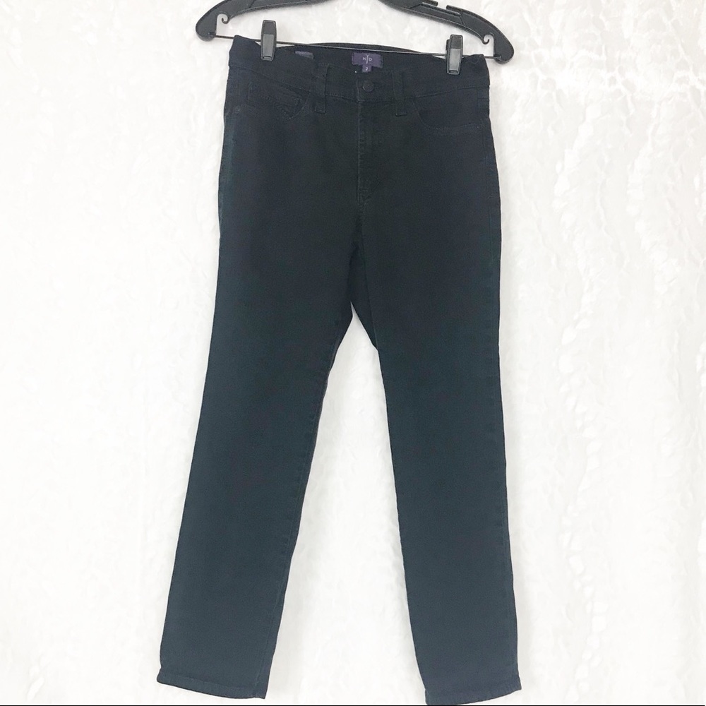 NYDJ dayla wide cuff Capri size 2 with lift tuck